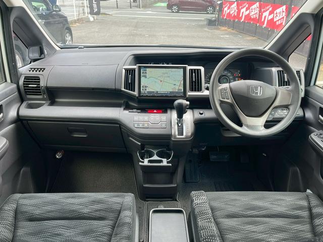 ステップワゴン G Eセレクション ドライブレコーダー ETC バックカメラ ナビ TV 両側電動スライドドア オートライト スマートキー アイドリングストップ 電動格納ミラー 3列シート CVT CD DVD再生 USB(2枚目)