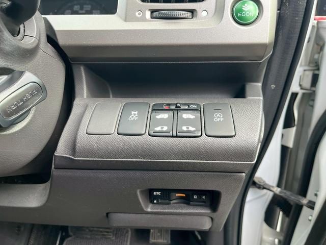 ステップワゴン G Eセレクション ドライブレコーダー ETC バックカメラ ナビ TV 両側電動スライドドア オートライト スマートキー アイドリングストップ 電動格納ミラー 3列シート CVT CD DVD再生 USB(9枚目)