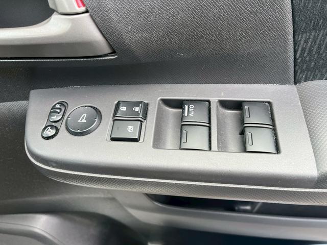 ステップワゴン G Eセレクション ドライブレコーダー ETC バックカメラ ナビ TV 両側電動スライドドア オートライト スマートキー アイドリングストップ 電動格納ミラー 3列シート CVT CD DVD再生 USB(10枚目)