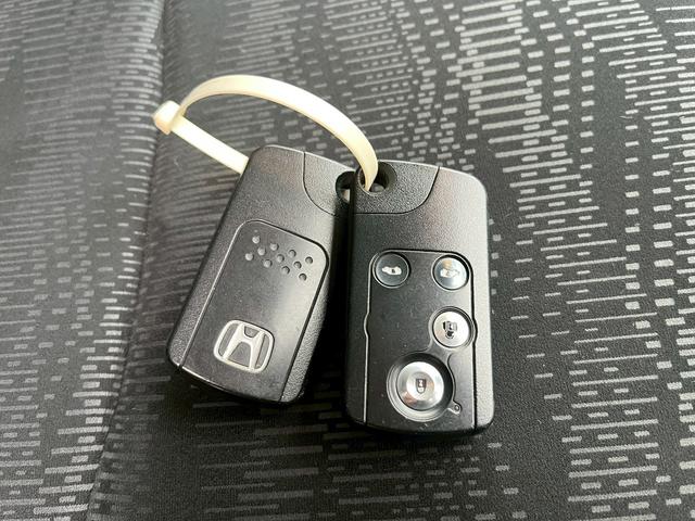 ステップワゴン G Eセレクション ドライブレコーダー ETC バックカメラ ナビ TV 両側電動スライドドア オートライト スマートキー アイドリングストップ 電動格納ミラー 3列シート CVT CD DVD再生 USB(11枚目)