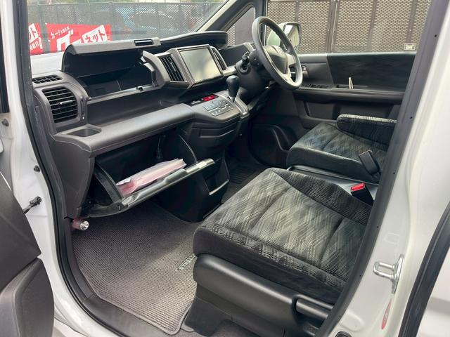 ステップワゴン G Eセレクション ドライブレコーダー ETC バックカメラ ナビ TV 両側電動スライドドア オートライト スマートキー アイドリングストップ 電動格納ミラー 3列シート CVT CD DVD再生 USB(24枚目)