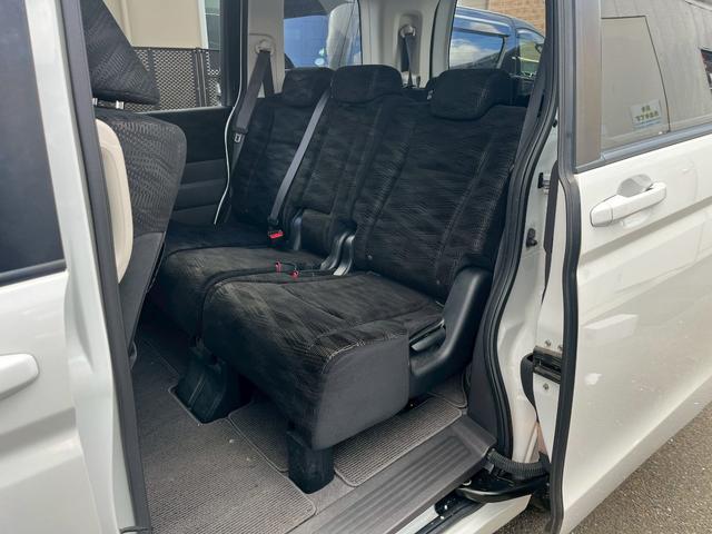 ステップワゴン G Eセレクション ドライブレコーダー ETC バックカメラ ナビ TV 両側電動スライドドア オートライト スマートキー アイドリングストップ 電動格納ミラー 3列シート CVT CD DVD再生 USB(25枚目)