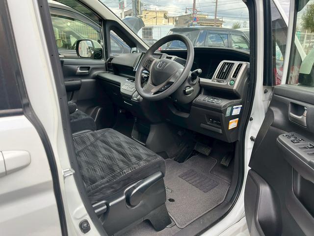 ステップワゴン G Eセレクション ドライブレコーダー ETC バックカメラ ナビ TV 両側電動スライドドア オートライト スマートキー アイドリングストップ 電動格納ミラー 3列シート CVT CD DVD再生 USB(30枚目)