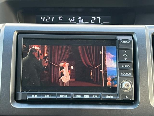 ステップワゴンスパーダ Ｚ　ＨＤＤナビエディション　４ＷＤ　ドライブレコーダー　ＥＴＣ　バックカメラ　ＴＶ　両側電動スライドドア　オートライト　ＨＩＤ　スマートキー　　後席モニター　３列シート　ＡＴ　アルミホイール　ＤＶＤ再生　ＵＳＢ（4枚目）