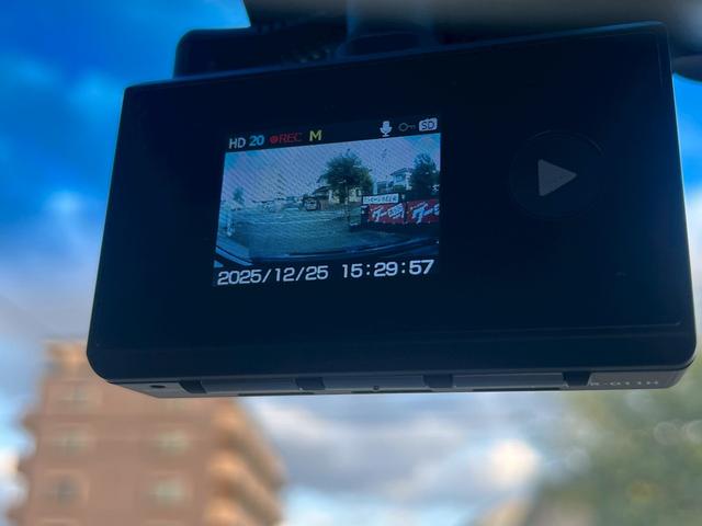 ステップワゴンスパーダ Ｚ　ＨＤＤナビエディション　４ＷＤ　ドライブレコーダー　ＥＴＣ　バックカメラ　ＴＶ　両側電動スライドドア　オートライト　ＨＩＤ　スマートキー　　後席モニター　３列シート　ＡＴ　アルミホイール　ＤＶＤ再生　ＵＳＢ（7枚目）