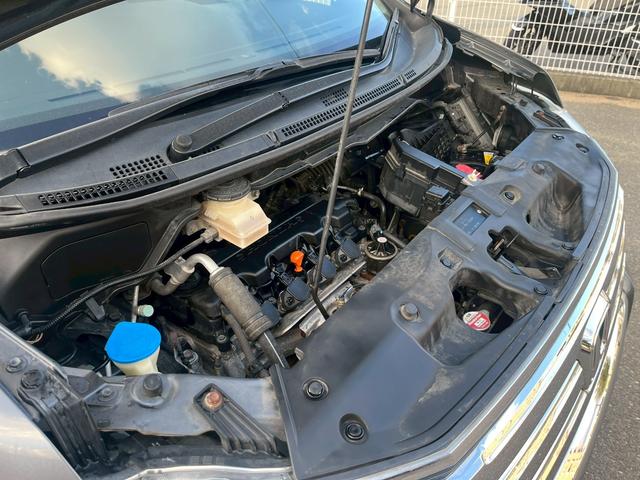 ステップワゴンスパーダ Ｚ　ＨＤＤナビエディション　４ＷＤ　ドライブレコーダー　ＥＴＣ　バックカメラ　ＴＶ　両側電動スライドドア　オートライト　ＨＩＤ　スマートキー　　後席モニター　３列シート　ＡＴ　アルミホイール　ＤＶＤ再生　ＵＳＢ（29枚目）