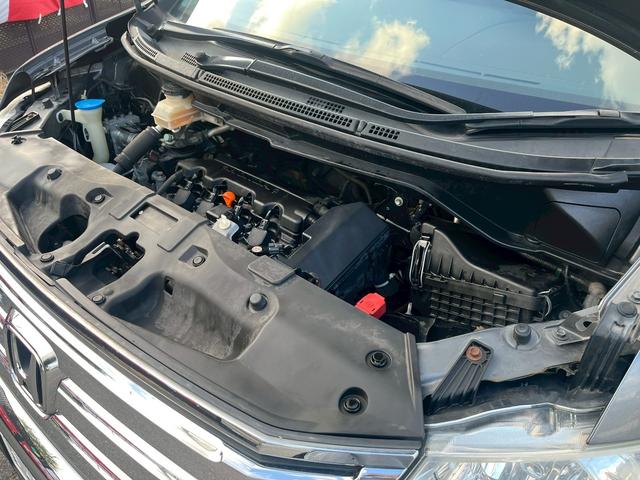 ステップワゴンスパーダ Ｚ　ＨＤＤナビエディション　４ＷＤ　ドライブレコーダー　ＥＴＣ　バックカメラ　ＴＶ　両側電動スライドドア　オートライト　ＨＩＤ　スマートキー　　後席モニター　３列シート　ＡＴ　アルミホイール　ＤＶＤ再生　ＵＳＢ（30枚目）