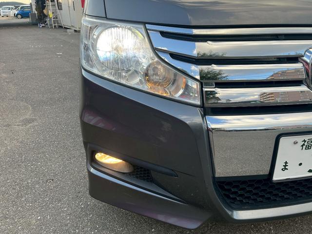 ステップワゴンスパーダ Ｚ　ＨＤＤナビエディション　４ＷＤ　ドライブレコーダー　ＥＴＣ　バックカメラ　ＴＶ　両側電動スライドドア　オートライト　ＨＩＤ　スマートキー　　後席モニター　３列シート　ＡＴ　アルミホイール　ＤＶＤ再生　ＵＳＢ（31枚目）