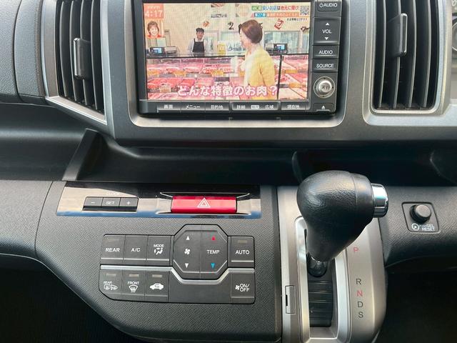 ステップワゴンスパーダ Ｚ　ＨＤＤナビエディション　４ＷＤ　ドライブレコーダー　ＥＴＣ　バックカメラ　ＴＶ　両側電動スライドドア　オートライト　ＨＩＤ　スマートキー　　後席モニター　３列シート　ＡＴ　アルミホイール　ＤＶＤ再生　ＵＳＢ（37枚目）