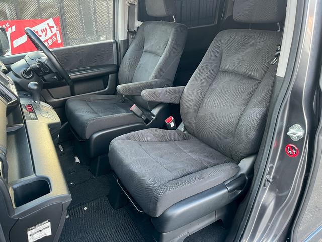 ステップワゴンスパーダ Ｚ　ＨＤＤナビエディション　４ＷＤ　ドライブレコーダー　ＥＴＣ　バックカメラ　ＴＶ　両側電動スライドドア　オートライト　ＨＩＤ　スマートキー　　後席モニター　３列シート　ＡＴ　アルミホイール　ＤＶＤ再生　ＵＳＢ（43枚目）
