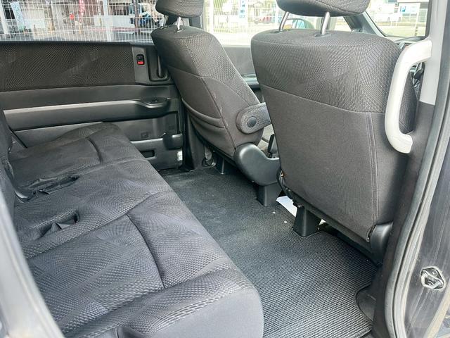 ステップワゴンスパーダ Ｚ　ＨＤＤナビエディション　４ＷＤ　ドライブレコーダー　ＥＴＣ　バックカメラ　ＴＶ　両側電動スライドドア　オートライト　ＨＩＤ　スマートキー　　後席モニター　３列シート　ＡＴ　アルミホイール　ＤＶＤ再生　ＵＳＢ（44枚目）