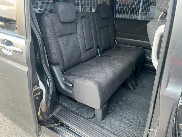 ステップワゴンスパーダ Ｚ　ＨＤＤナビエディション　４ＷＤ　ドライブレコーダー　ＥＴＣ　バックカメラ　ＴＶ　両側電動スライドドア　オートライト　ＨＩＤ　スマートキー　　後席モニター　３列シート　ＡＴ　アルミホイール　ＤＶＤ再生　ＵＳＢ（45枚目）