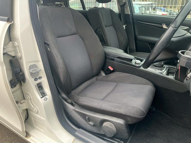 Ｃクラスステーションワゴン Ｃ２００コンプレッサーステーションワゴン　ＥＴＣ　バックカメラ　ナビ　ＴＶ　オートクルーズコントロール　アルミホイール　オートライト　パワーシート　キーレスエントリー　電動格納ミラー　ＡＴ　盗難防止システム　ルーフレール　ＡＢＳ（52枚目）