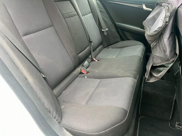 Ｃクラスステーションワゴン Ｃ２００コンプレッサーステーションワゴン　ＥＴＣ　バックカメラ　ナビ　ＴＶ　オートクルーズコントロール　アルミホイール　オートライト　パワーシート　キーレスエントリー　電動格納ミラー　ＡＴ　盗難防止システム　ルーフレール　ＡＢＳ（54枚目）