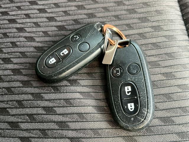 �t���Ăĕ֗��I�ƂĂ��l�C�̍��������̃X�}�[�g�L�[�V�X�e���B�L�[���g�т��Ă��邾���ŁA�h�A���b�N�̊J���тɃG���W���̎n�����\�ȑ����ł��B�v�b�V���X�^�[�g�ł��̂ŃG���W���̎n�����{�^�������������ł�