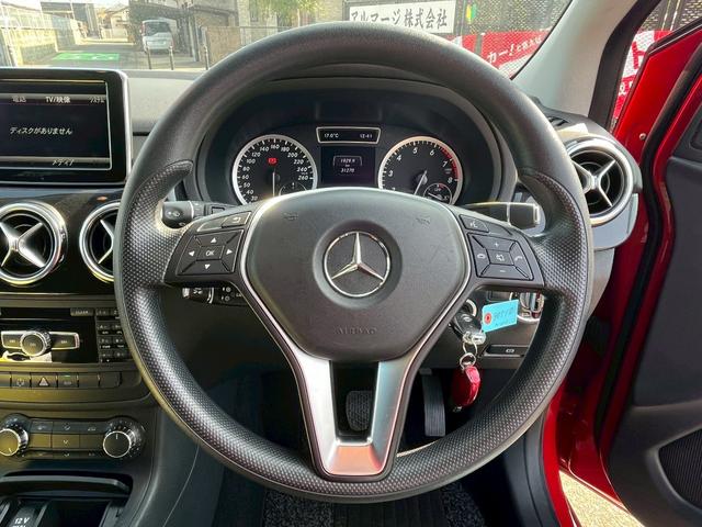 Ｂクラス Ｂ１８０　ＥＴＣ　バックカメラ　オートクルーズコントロール　アルミホイール　オートライト　キーレスエントリー　電動格納ミラー　ＡＴ　盗難防止システム　ＡＢＳ　ＵＳＢ　Ｂｌｕｅｔｏｏｔｈ　エアコン（3枚目）