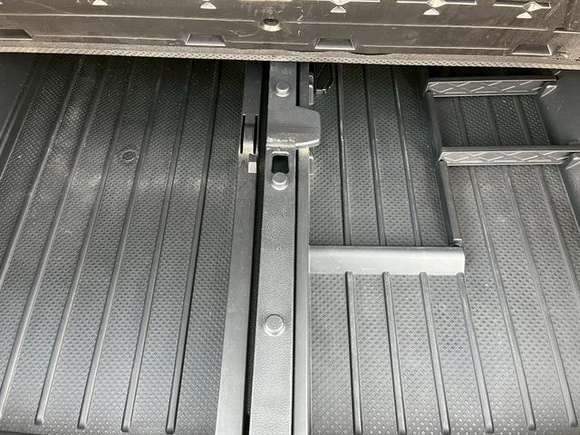 エクストレイル ２０Ｘｔ　４ＷＤ　ＥＴＣ　バックカメラ　オートクルーズコントロール　ナビ　ＴＶ　オートライト　スマートキー　電動格納ミラー　シートヒーター　ＣＶＴ　衝突安全ボディ　ＣＤ　ＤＶＤ再生　ＡＢＳ　ＥＳＣ　エアコン（44枚目）