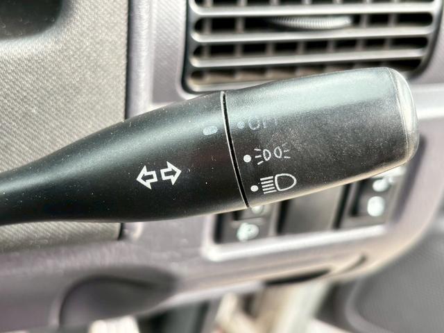 サンバーバン 　ＡＴ　　キーレスエントリー　エアコン　パワーウィンドウ（9枚目）