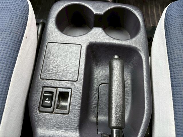 サンバーバン 　ＡＴ　　キーレスエントリー　エアコン　パワーウィンドウ（28枚目）