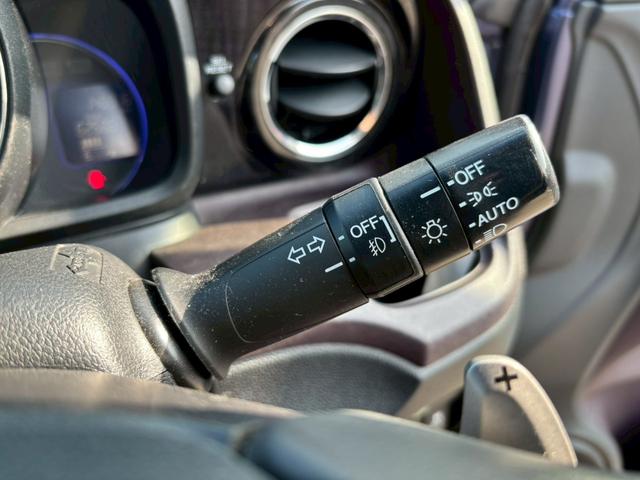 Ｎ－ＯＮＥ プレミアム　ツアラー・Ｌパッケージ　ＥＴＣ　バックカメラ　ナビ　ＴＶ　オートクルーズコントロール　オートライト　ＨＩＤ　スマートキー　電動格納ミラー　ベンチシート　ＣＶＴ　盗難防止システム　ＡＢＳ　ＥＳＣ　ＣＤ　ＤＶＤ再生　ＵＳＢ（9枚目）