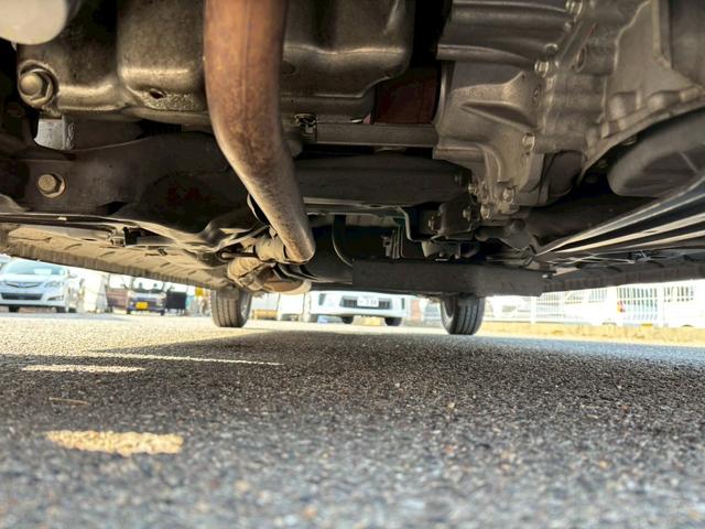 Ｎ－ＯＮＥ プレミアム　ツアラー・Ｌパッケージ　ＥＴＣ　バックカメラ　ナビ　ＴＶ　オートクルーズコントロール　オートライト　ＨＩＤ　スマートキー　電動格納ミラー　ベンチシート　ＣＶＴ　盗難防止システム　ＡＢＳ　ＥＳＣ　ＣＤ　ＤＶＤ再生　ＵＳＢ（28枚目）