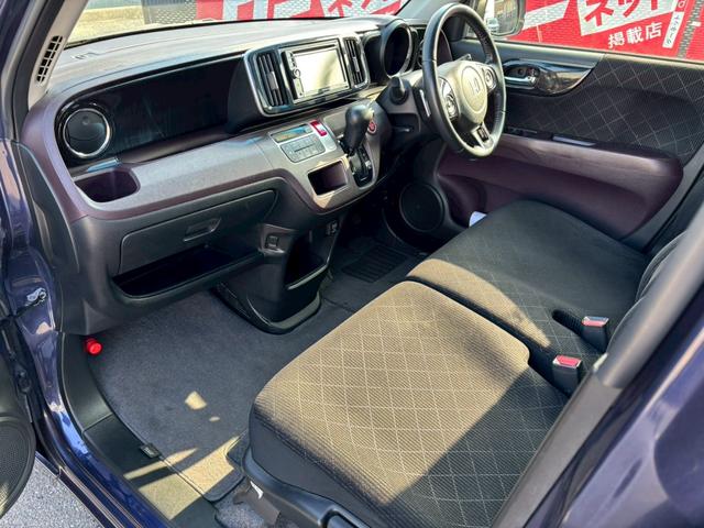 Ｎ－ＯＮＥ プレミアム　ツアラー・Ｌパッケージ　ＥＴＣ　バックカメラ　ナビ　ＴＶ　オートクルーズコントロール　オートライト　ＨＩＤ　スマートキー　電動格納ミラー　ベンチシート　ＣＶＴ　盗難防止システム　ＡＢＳ　ＥＳＣ　ＣＤ　ＤＶＤ再生　ＵＳＢ（30枚目）