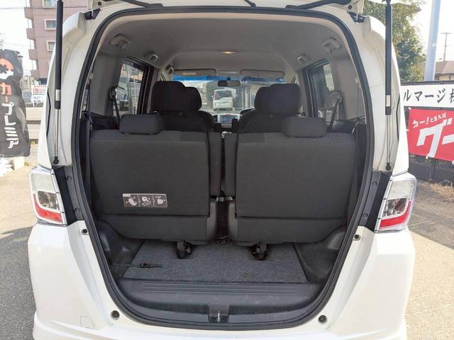 フリードハイブリッド ジャストセレクション＋　ＥＴＣ　バックカメラ　ナビ　ＴＶ　オートクルーズコントロール　両側電動スライドドア　オートライト　ＨＩＤ　スマートキー　電動格納ミラー　３列シート　ウォークスルー　ＣＶＴ　ＣＤ　ＤＶＤ再生　ＵＳＢ（19枚目）