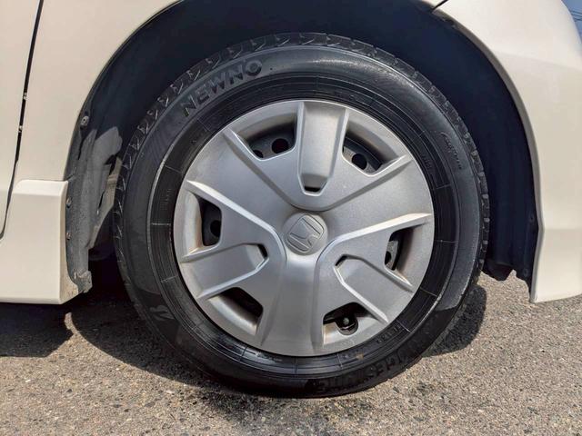 フリードハイブリッド ジャストセレクション＋　ＥＴＣ　バックカメラ　ナビ　ＴＶ　オートクルーズコントロール　両側電動スライドドア　オートライト　ＨＩＤ　スマートキー　電動格納ミラー　３列シート　ウォークスルー　ＣＶＴ　ＣＤ　ＤＶＤ再生　ＵＳＢ（20枚目）