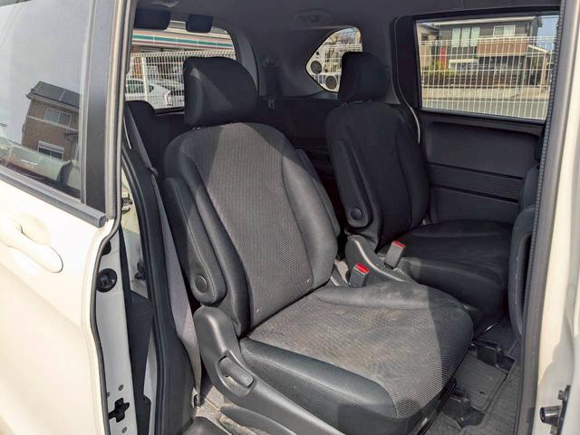 フリードハイブリッド ジャストセレクション＋　ＥＴＣ　バックカメラ　ナビ　ＴＶ　オートクルーズコントロール　両側電動スライドドア　オートライト　ＨＩＤ　スマートキー　電動格納ミラー　３列シート　ウォークスルー　ＣＶＴ　ＣＤ　ＤＶＤ再生　ＵＳＢ（25枚目）