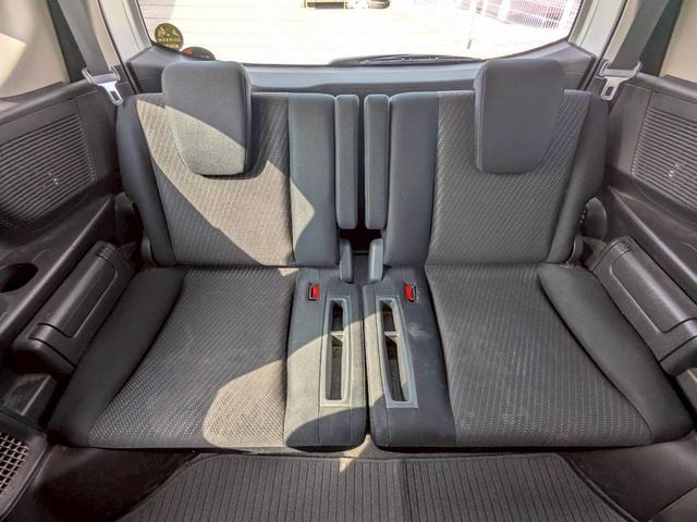 フリードハイブリッド ジャストセレクション＋　ＥＴＣ　バックカメラ　ナビ　ＴＶ　オートクルーズコントロール　両側電動スライドドア　オートライト　ＨＩＤ　スマートキー　電動格納ミラー　３列シート　ウォークスルー　ＣＶＴ　ＣＤ　ＤＶＤ再生　ＵＳＢ（31枚目）