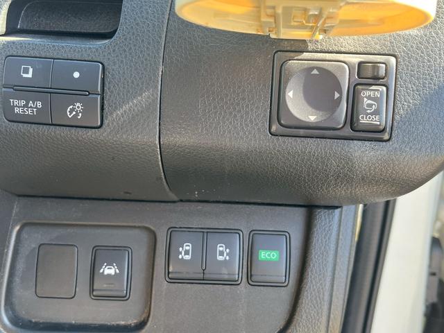 �����d���X���C�h�h�A�����I�^�]�Ȃ��{�^����ŊJ�\�ł������܂��B