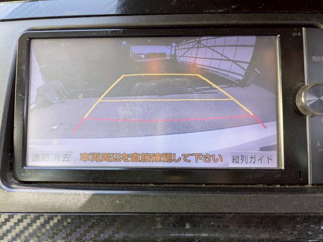 プリウス Ｓツーリングセレクション・Ｇ’ｓ　ＥＴＣ　バックカメラ　ナビ　ＴＶ　アルミホイール　オートライト　ＨＩＤ　ＣＶＴ　スマートキー　電動格納ミラー　盗難防止システム　Ｂｌｕｅｔｏｏｔｈ　衝突安全ボディ　ＡＢＳ　エアコン　パワーステアリング（4枚目）