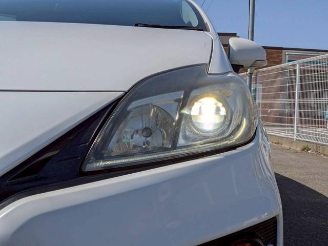 プリウス Ｓツーリングセレクション・Ｇ’ｓ　ＥＴＣ　バックカメラ　ナビ　ＴＶ　アルミホイール　オートライト　ＨＩＤ　ＣＶＴ　スマートキー　電動格納ミラー　盗難防止システム　Ｂｌｕｅｔｏｏｔｈ　衝突安全ボディ　ＡＢＳ　エアコン　パワーステアリング（32枚目）