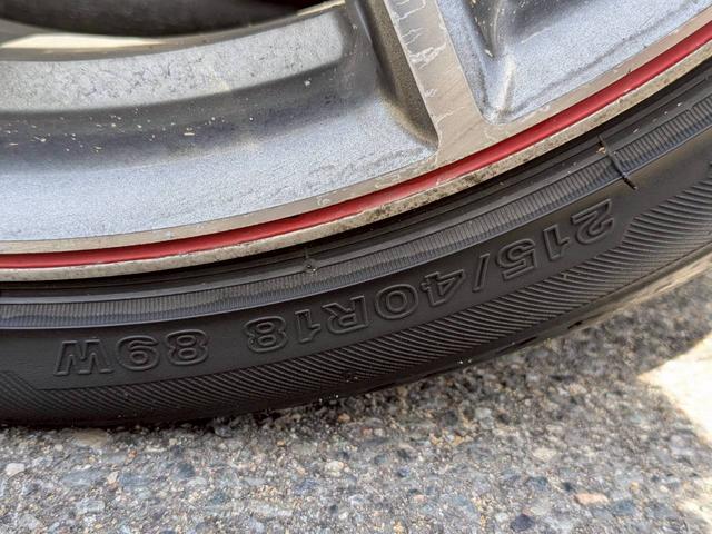 プリウス Ｓツーリングセレクション・Ｇ’ｓ　ＥＴＣ　バックカメラ　ナビ　ＴＶ　アルミホイール　オートライト　ＨＩＤ　ＣＶＴ　スマートキー　電動格納ミラー　盗難防止システム　Ｂｌｕｅｔｏｏｔｈ　衝突安全ボディ　ＡＢＳ　エアコン　パワーステアリング（38枚目）