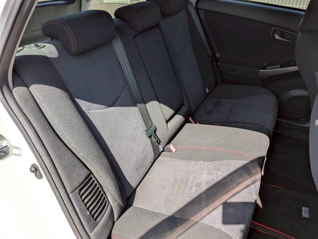 プリウス Ｓツーリングセレクション・Ｇ’ｓ　ＥＴＣ　バックカメラ　ナビ　ＴＶ　アルミホイール　オートライト　ＨＩＤ　ＣＶＴ　スマートキー　電動格納ミラー　盗難防止システム　Ｂｌｕｅｔｏｏｔｈ　衝突安全ボディ　ＡＢＳ　エアコン　パワーステアリング（43枚目）