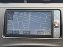 プリウス Ｓ　ＥＴＣ　バックカメラ　ナビ　ＴＶ　アルミホイール　ＨＩＤ　ＣＶＴ　スマートキー　電動格納ミラー　盗難防止システム　ＵＳＢ　ミュージックプレイヤー接続可　Ｂｌｕｅｔｏｏｔｈ　衝突安全ボディ　ＡＢＳ（5枚目）