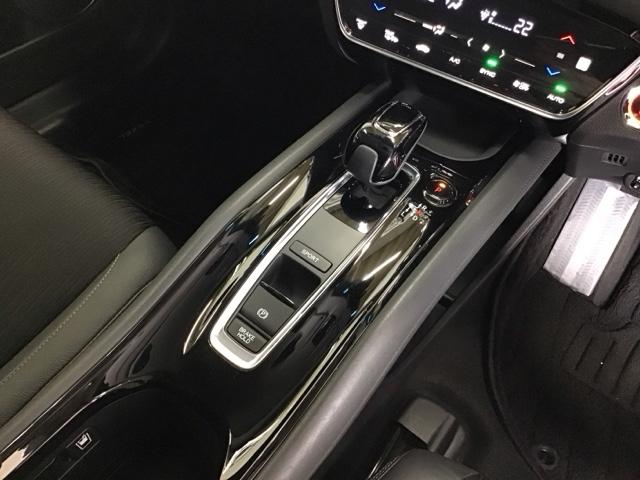 ヴェゼル ハイブリッドＺ・ホンダセンシング　ドラレコ　ナビ　Ｒカメラ　ブルートゥース　ダブルエアバック　セキュリティアラーム　パワーウィンド　バックアイカメラ　横滑り防止システム　スマ－トキ－　シートヒーター付　ＬＥＤヘッドランプ　フルセ（17枚目）