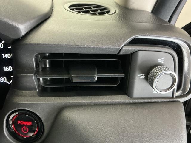 ヴェゼル ｅ：ＨＥＶＸ　ドラレコ　ナビ　Ｒカメラ　ブルートゥース　前後障害物センサー　ＡＡＣ　イモビライザー　スマ－トキ－　誤発進抑制　ＰＷ　リアカメラ　クルコン　ＥＳＣ　ＥＴＣ装備　キーフリー　ＬＥＤヘッドランプ　ＡＢＳ（56枚目）