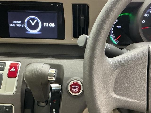 Ｎ－ＯＮＥ Ｇ・Ｌパッケージ　ディスプレイオーディオ　Ｒカメラ　ＣＤ　整備記録簿有　ｉストップ　ベンチＳ　盗難防止　ＥＴＣ付き　フルオートエアコン　パワーウィンドウ　助手席エアバック　バックカメラ　運転席エアバッグ　ＡＢＳ　スマキ（3枚目）