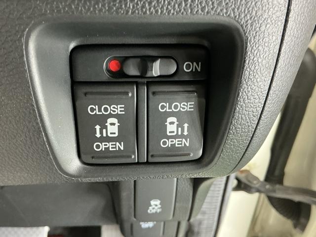 Ｎ－ＢＯＸカスタム ＧＳＳパッケージ　ナビ　Ｒカメラ　ブルートゥース　ワンセグ　両側パワ－スライドドア　整備記録簿　スマ－トキ－　Ｂカメ　ＥＴＣ付き　エアコン　ＥＳＣ　Ａ－ＳＴＯＰ　盗難防止システム　パワーウィンドウ　ＤＶＤ　ＡＢＳ（21枚目）