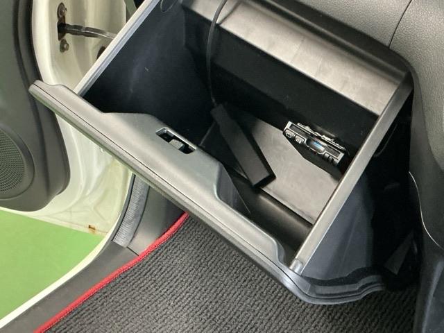 Ｎ－ＢＯＸカスタム ＧＳＳパッケージ　ナビ　Ｒカメラ　ブルートゥース　ワンセグ　両側パワ－スライドドア　整備記録簿　スマ－トキ－　Ｂカメ　ＥＴＣ付き　エアコン　ＥＳＣ　Ａ－ＳＴＯＰ　盗難防止システム　パワーウィンドウ　ＤＶＤ　ＡＢＳ（52枚目）