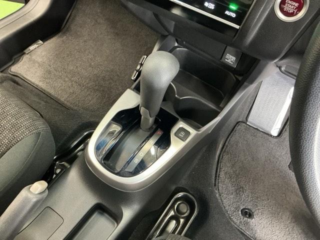 フィット １３Ｇ・Ｓパッケージ　Ｒカメラ　ナビ　ＣＤ　ＤＶＤ　ＥＴＣ　カーテンエアバッグ　キーレス　オートエアコン　Ｗエアバック　パワーステアリング　パワーウィンド　横滑り防止機能　ＬＥＤヘッドライト　整備点検記録簿　ワンセグ（15枚目）