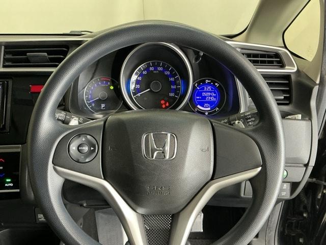 フィット １３Ｇ・Ｓパッケージ　Ｒカメラ　ナビ　ＣＤ　ＤＶＤ　ＥＴＣ　カーテンエアバッグ　キーレス　オートエアコン　Ｗエアバック　パワーステアリング　パワーウィンド　横滑り防止機能　ＬＥＤヘッドライト　整備点検記録簿　ワンセグ（19枚目）