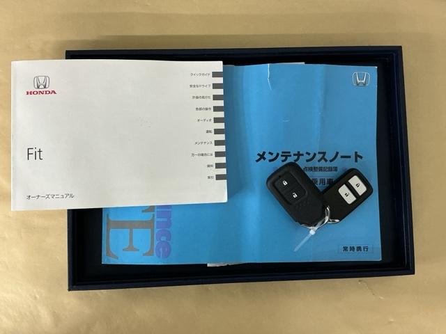 フィット １３Ｇ・Ｓパッケージ　Ｒカメラ　ナビ　ＣＤ　ＤＶＤ　ＥＴＣ　カーテンエアバッグ　キーレス　オートエアコン　Ｗエアバック　パワーステアリング　パワーウィンド　横滑り防止機能　ＬＥＤヘッドライト　整備点検記録簿　ワンセグ（26枚目）