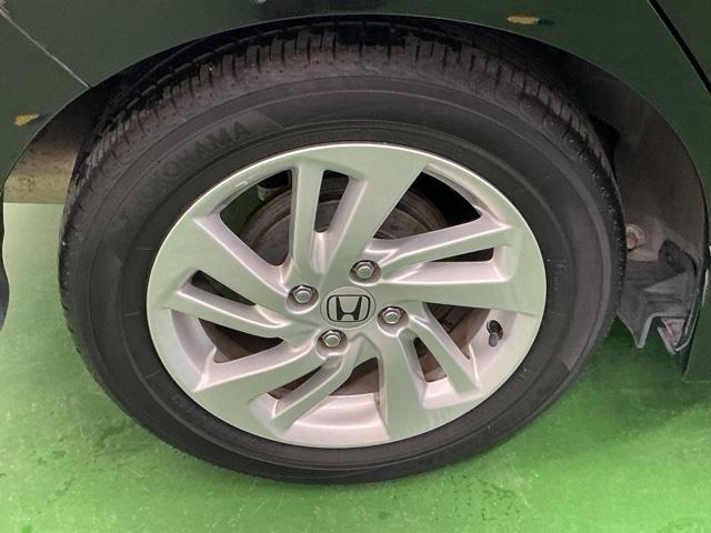 フィット １３Ｇ・Ｓパッケージ　Ｒカメラ　ナビ　ＣＤ　ＤＶＤ　ＥＴＣ　カーテンエアバッグ　キーレス　オートエアコン　Ｗエアバック　パワーステアリング　パワーウィンド　横滑り防止機能　ＬＥＤヘッドライト　整備点検記録簿　ワンセグ（28枚目）