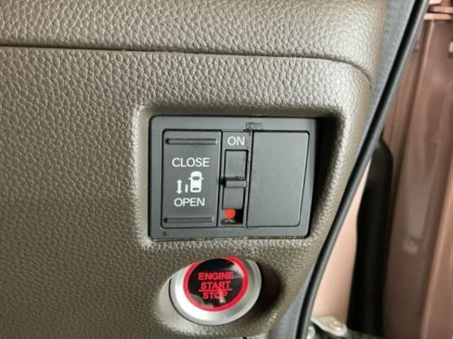 �p���[�X���C�h�h�A�̊J�̓X�}�[�g�L�[�̃����R����h�A�m�u�͖ܘ_�A�^�]�ȑ��̃X�C�b�`����ł��J���ł��A���S�E�ȒP�ł�