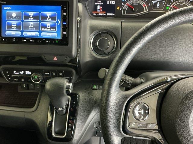 N-BOXカスタム L ドラレコ ナビ Rカメラ ブルートゥース 両席エアバック Bモニタ ブレーキサポート セキュリティー LEDランプ キーレスエントリー 記録簿 SRS 横滑り防止機能 片側電動両側スライドドア PW(3枚目)