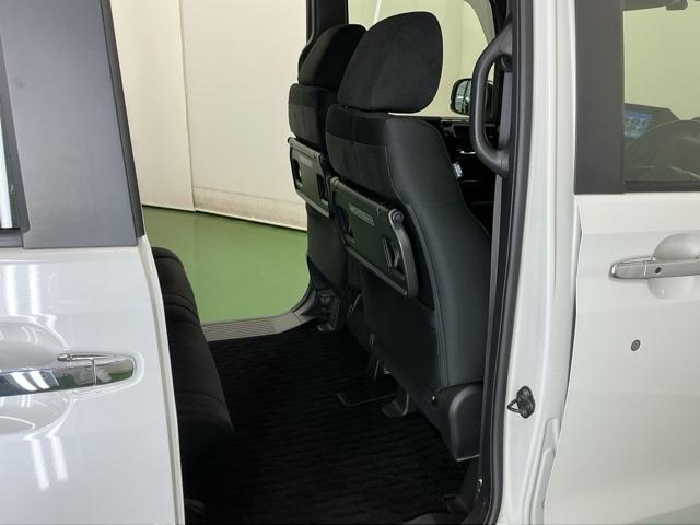 N-BOXカスタム L ドラレコ ナビ Rカメラ ブルートゥース 両席エアバック Bモニタ ブレーキサポート セキュリティー LEDランプ キーレスエントリー 記録簿 SRS 横滑り防止機能 片側電動両側スライドドア PW(57枚目)