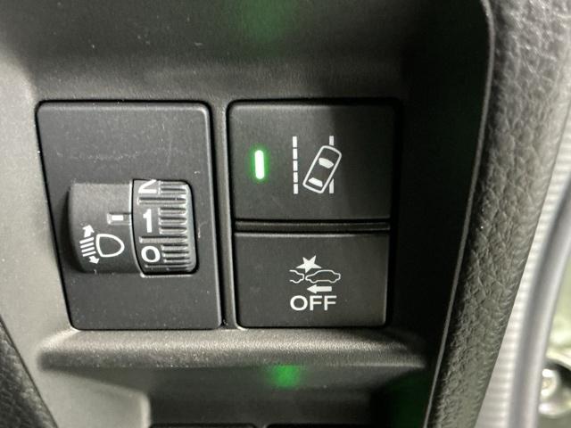 �H�O��E�}���@�\�͎Ԃ��Ԑ�����͂ݏo�������ȂƂ��ɎԐ����ɖ߂��悤�Ƀh���C�o�[�ւ��m�点���܂�