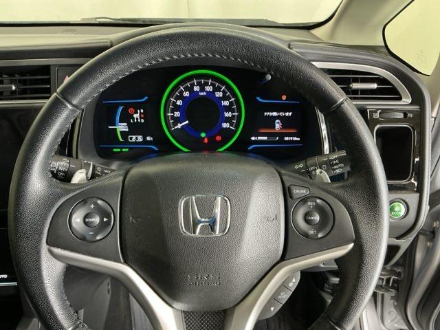 �X�e�A�����O�E�葤�̃X�C�b�`�ŃN���[�Y�R���g���[�����ȒP�ɑ���ł��܂�